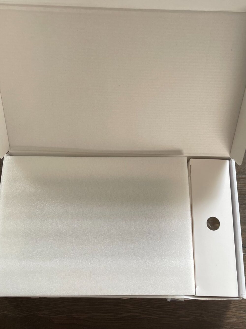 Frameo 10.1" Digital Picture Frame - Picture 3 of 12
